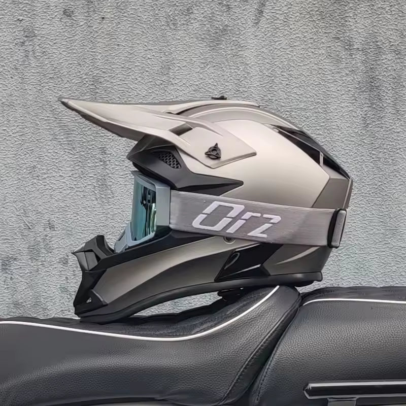 Casco Motocross ORZ Off-Road con visor y gafas | ZoomerScooters